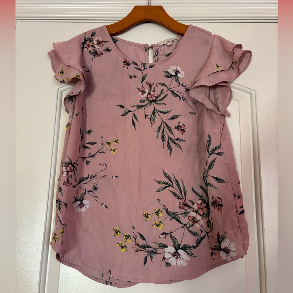 JUNE & Hudson Floral Ruffle Sleeve Pink Top. Size 1 ( Xtra - small)